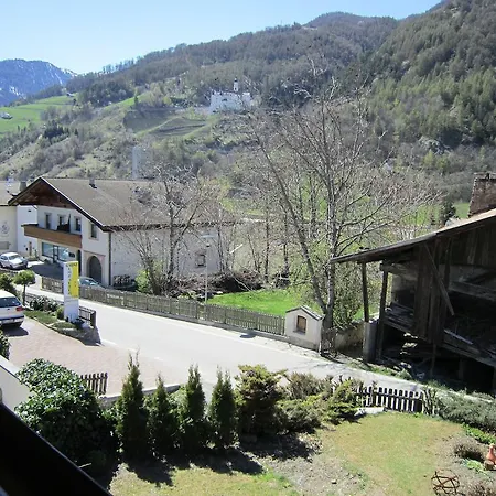 Aparthotel Garni Haus Hubertus-3